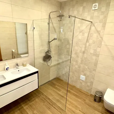 Pleasant With Private Pool In كارفويرو