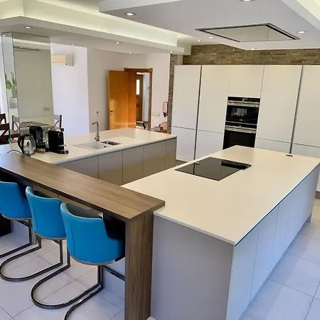 Pleasant With Private Pool In كارفويرو