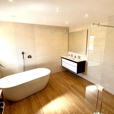 Villa Pleasant With Private Pool In Carvoeiro (Lagoa)