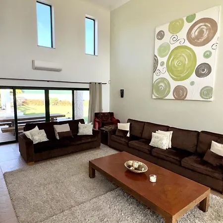 Villa Pleasant With Private Pool In
